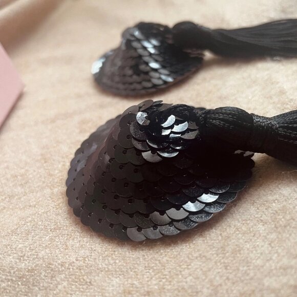 NWT AGENT PROVOCATEUR BLACK SEQUIN NIPPLE COVERS / PASTIES WITH BLACK TASSELS - Picture 3 of 8